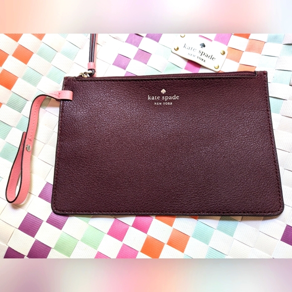 kate spade Handbags - Kate Spade Brown Clutch Wristlet